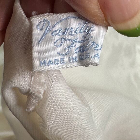 VTG Vanity Fair Cream‎ 34 Made in USA Lace Full Slip Lace Slip - Picture 8 of 8